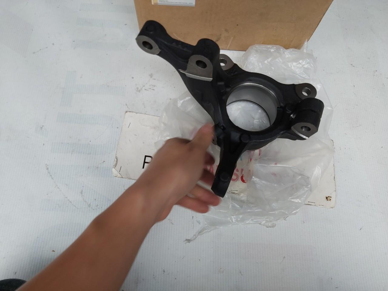 Ngõng moay ơ xe Mitsubishi Xpander (Indonesia – Hợp kim – Đen) Mã sp: 3870A203, 3870A204, 40014B000P, 40015B000P