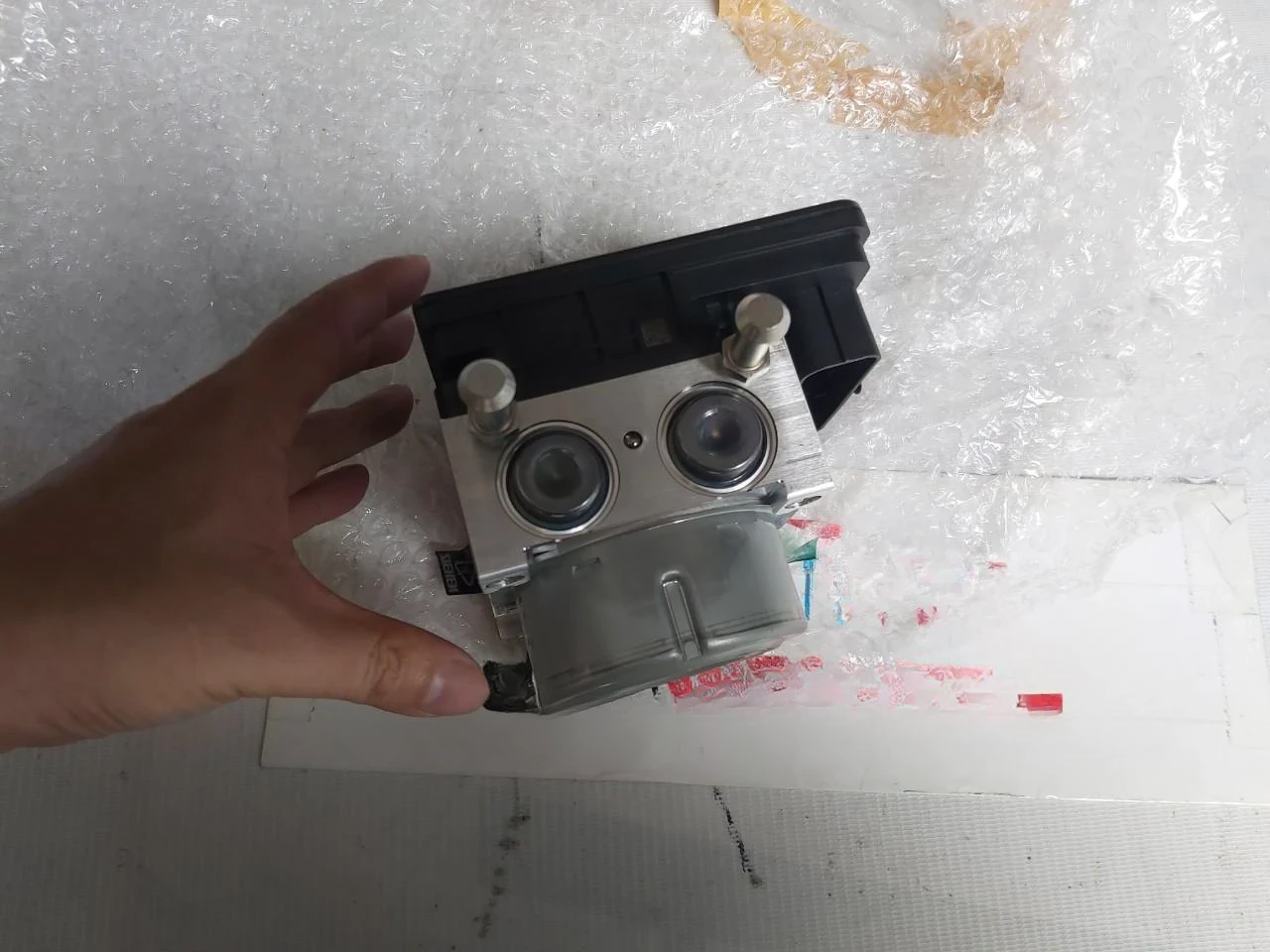 Cụm bơm ABS xe Mitsubishi Xpander (Đen – Bạc) Mã sp: 4670B305