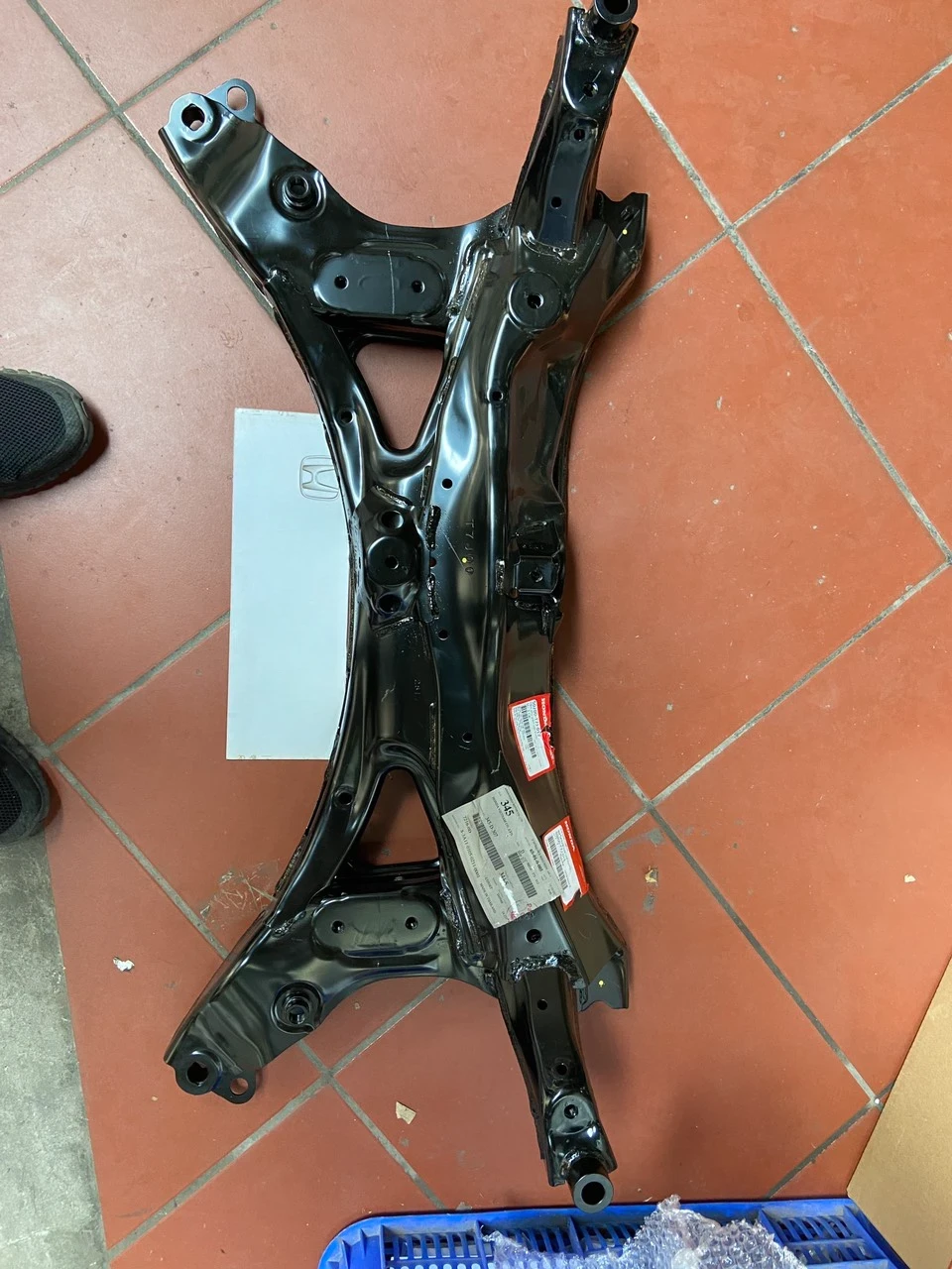 Xà đỡ máy, giá đỡ động cơ, xà cánh bướm xe Honda HRV Mã sp: FHCU5E9D8K