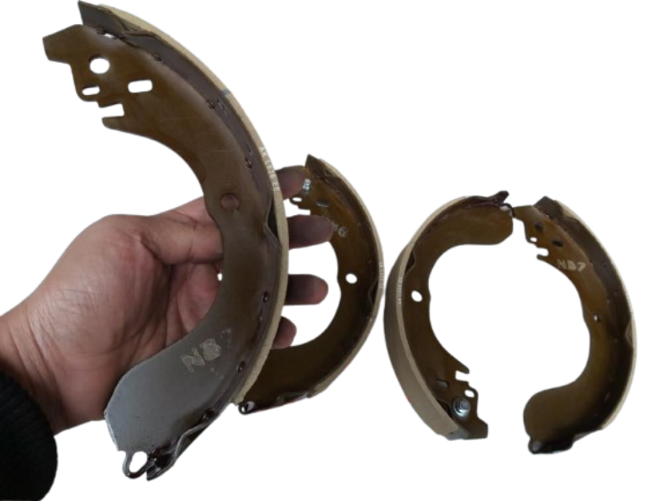 Guốc phanh sau, Bố thắng sau, Má phanh sau xe Mitsubishi Xpander, Xpander Cross (Indonesia – Hợp kim – Nâu)