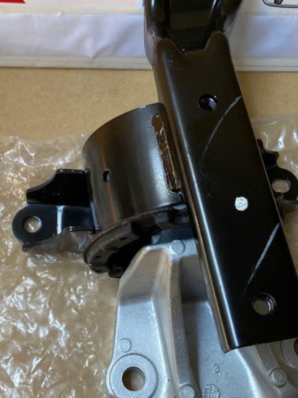 Chân Hộp Số, Chân Máy bên Lái xe Mitsubishi Xpander, Xpander Cross, Xforce Mã sp: 2910A320