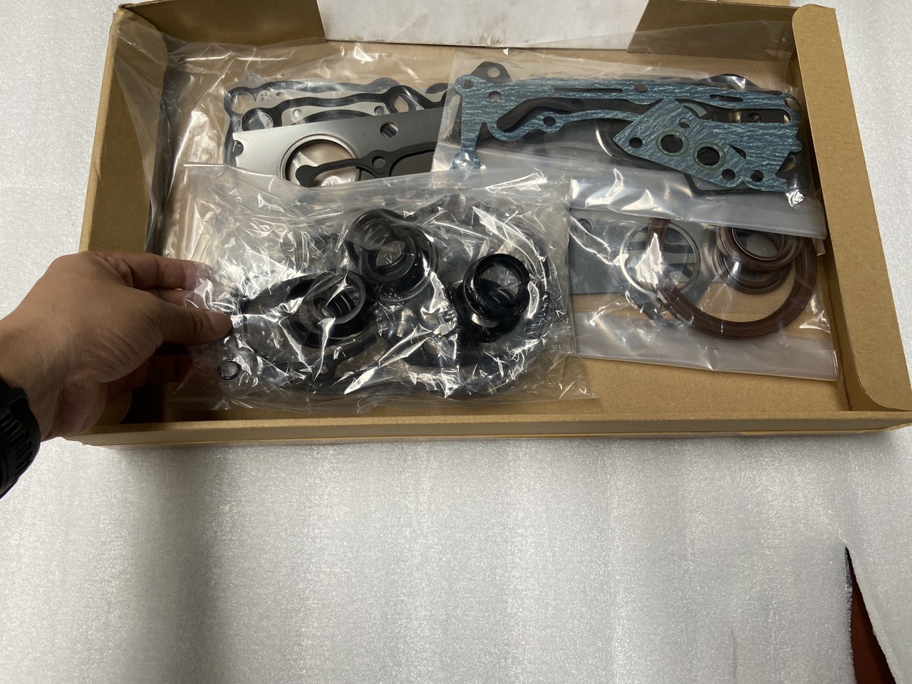 Bộ gioăng phớt đại tu động cơ, máy xe Mitsubishi Pajero V6-3000, V93, V73, V43, V33