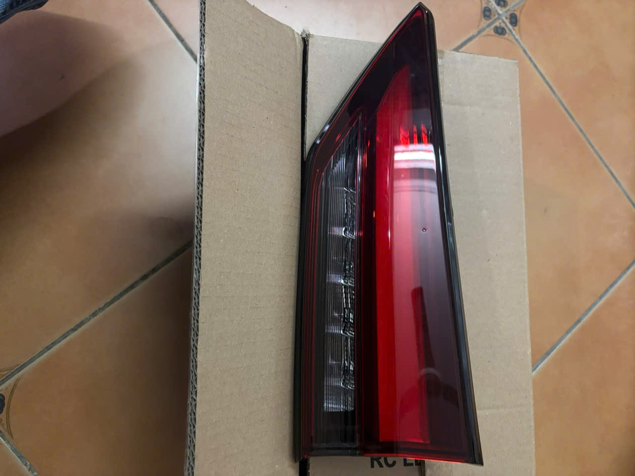 Đèn hậu Mitsubishi Xpander 2022-2025