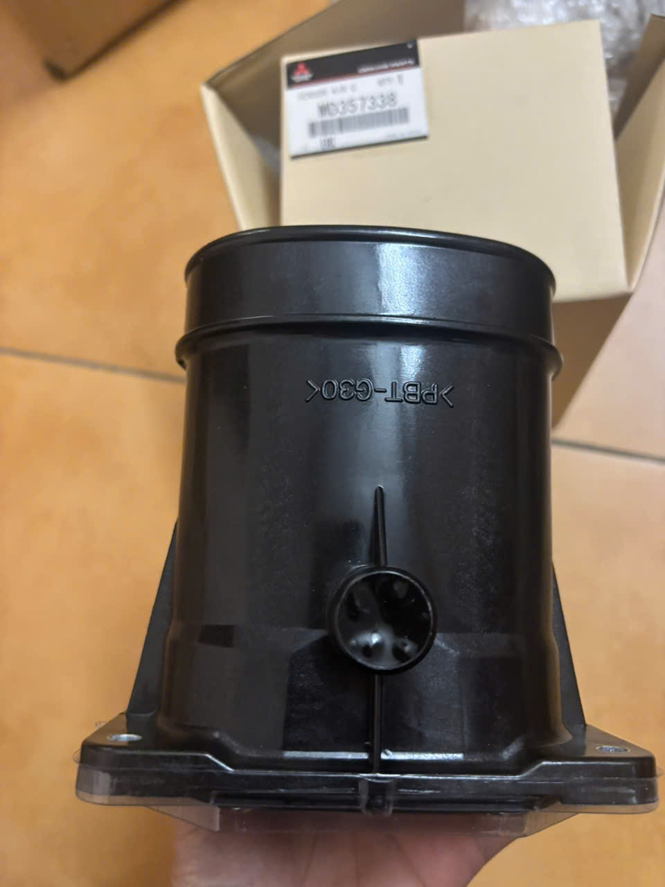 Cảm biến đo gió lưu lượng khí nạp pajero V33, V44