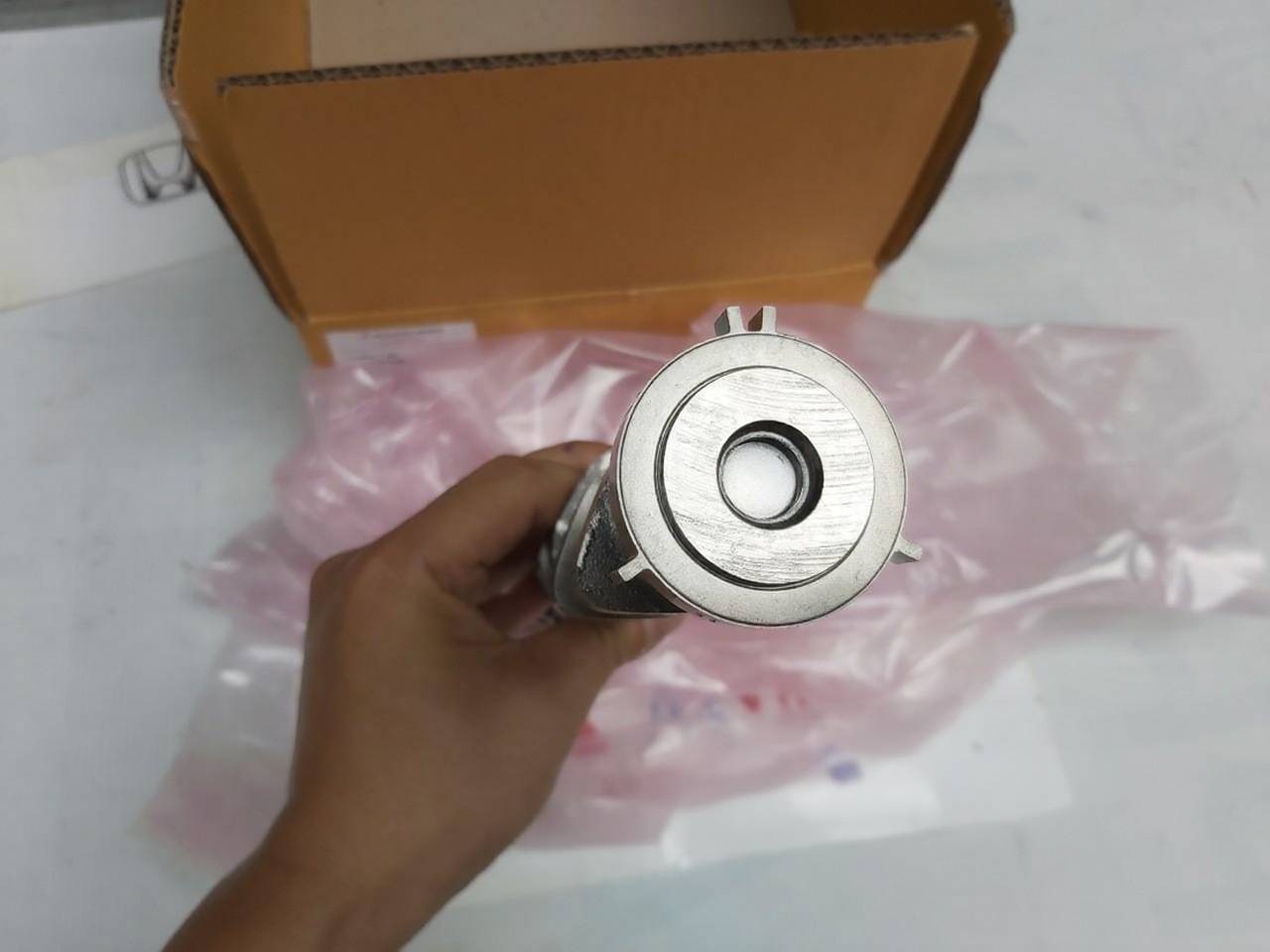 Trục cam hút xe Mitsubishi Attrage (Hợp kim – Bạc) Mã sp: 1015C291, 1015B324, 1015B918