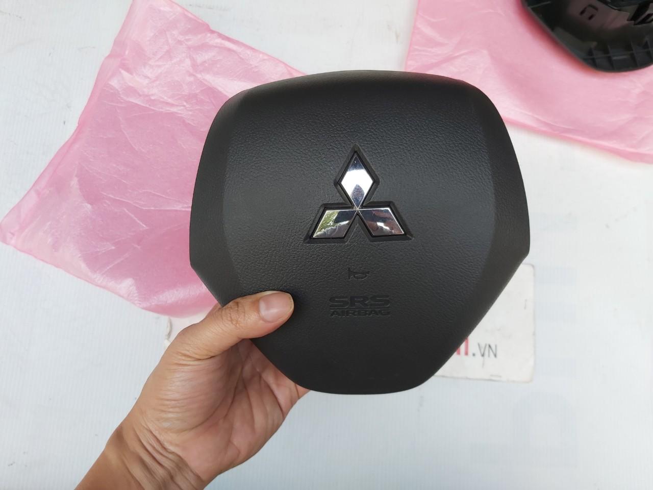 Túi khí bên lái xe mitsubishi Mirage (Nhật Bản – Đen) Mã sp: AV310320-6