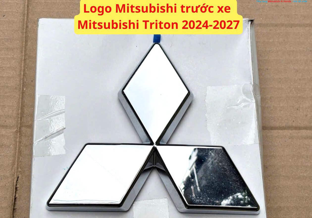 Logo Mitsubishi trước xe Mitsubishi Triton 2024-2027 79890A000P Mã sp: 79890A000P | Tình trạng: Còn hàng